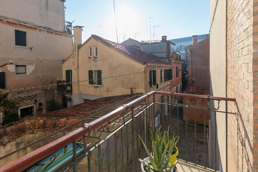 Casa Carla - Comodo Appartamento In Venice Cannaregio - 2 Camere Private Экстерьер фото